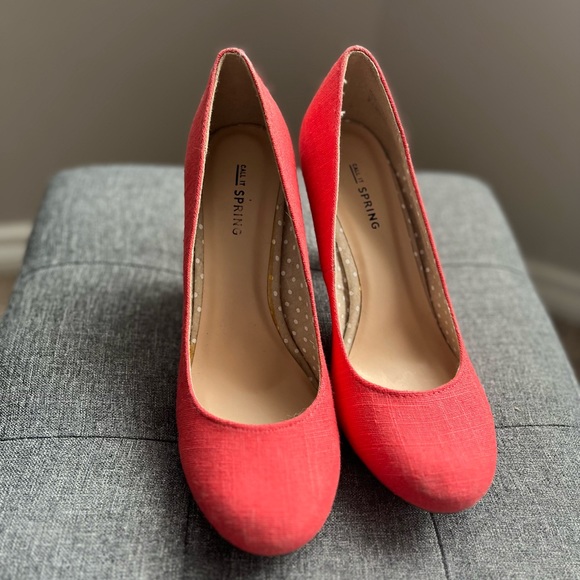 Call It Spring Heels, size 8, coral, storage box included! - Picture 1 of 6